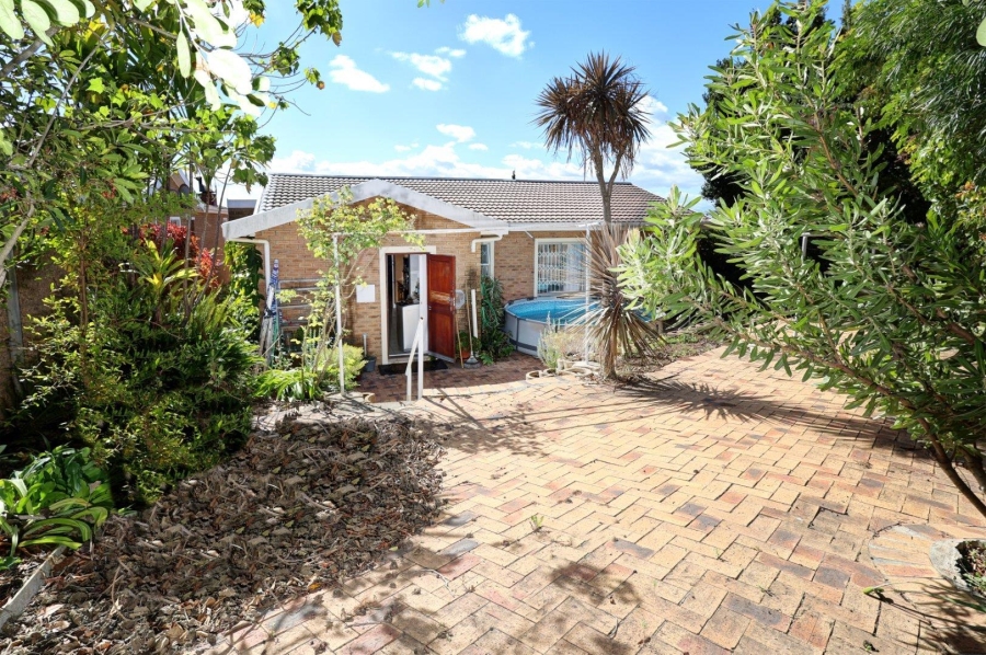 2 Bedroom Property for Sale in Protea Valley Western Cape